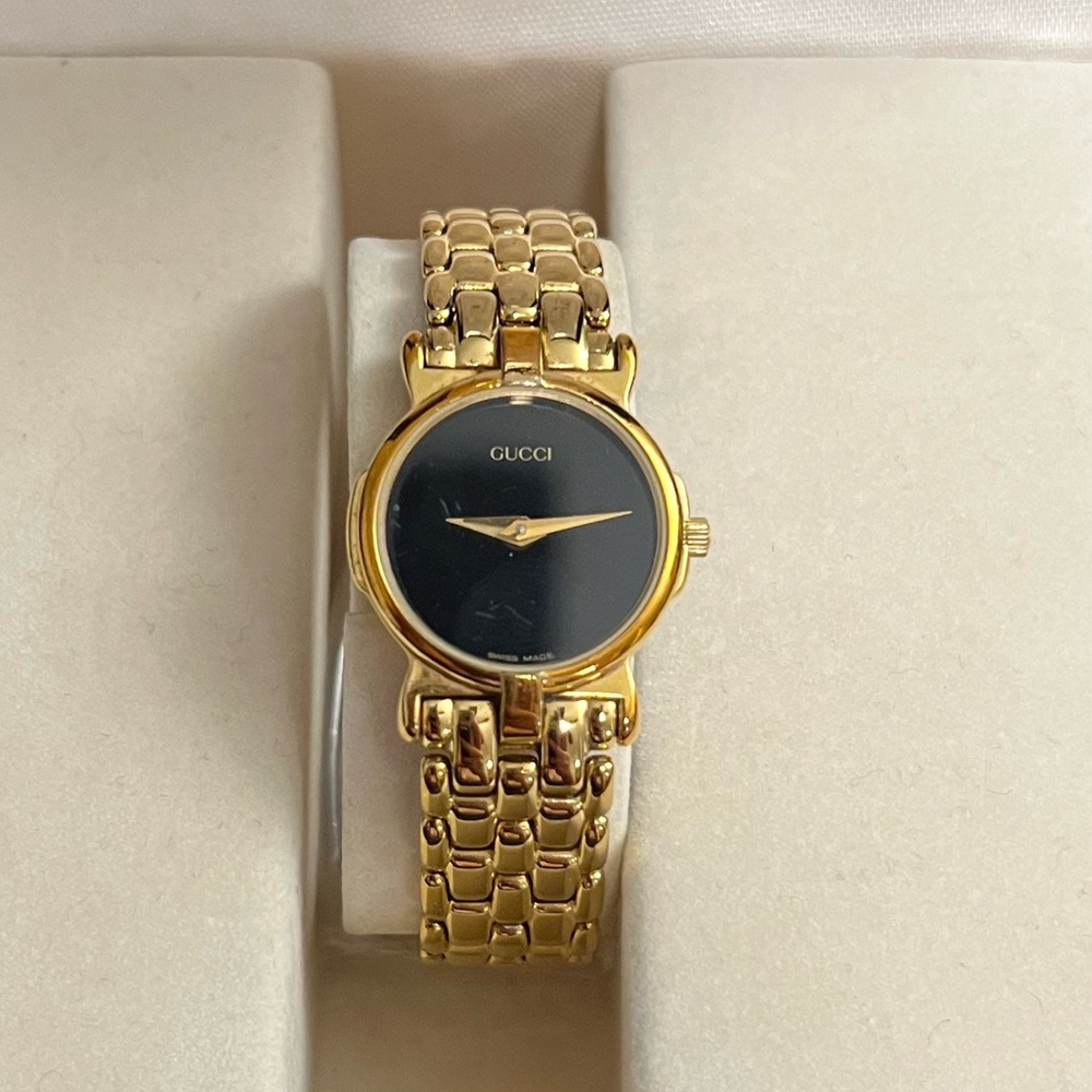 Women’s Vintage Gucci Gold Watch 3400L
